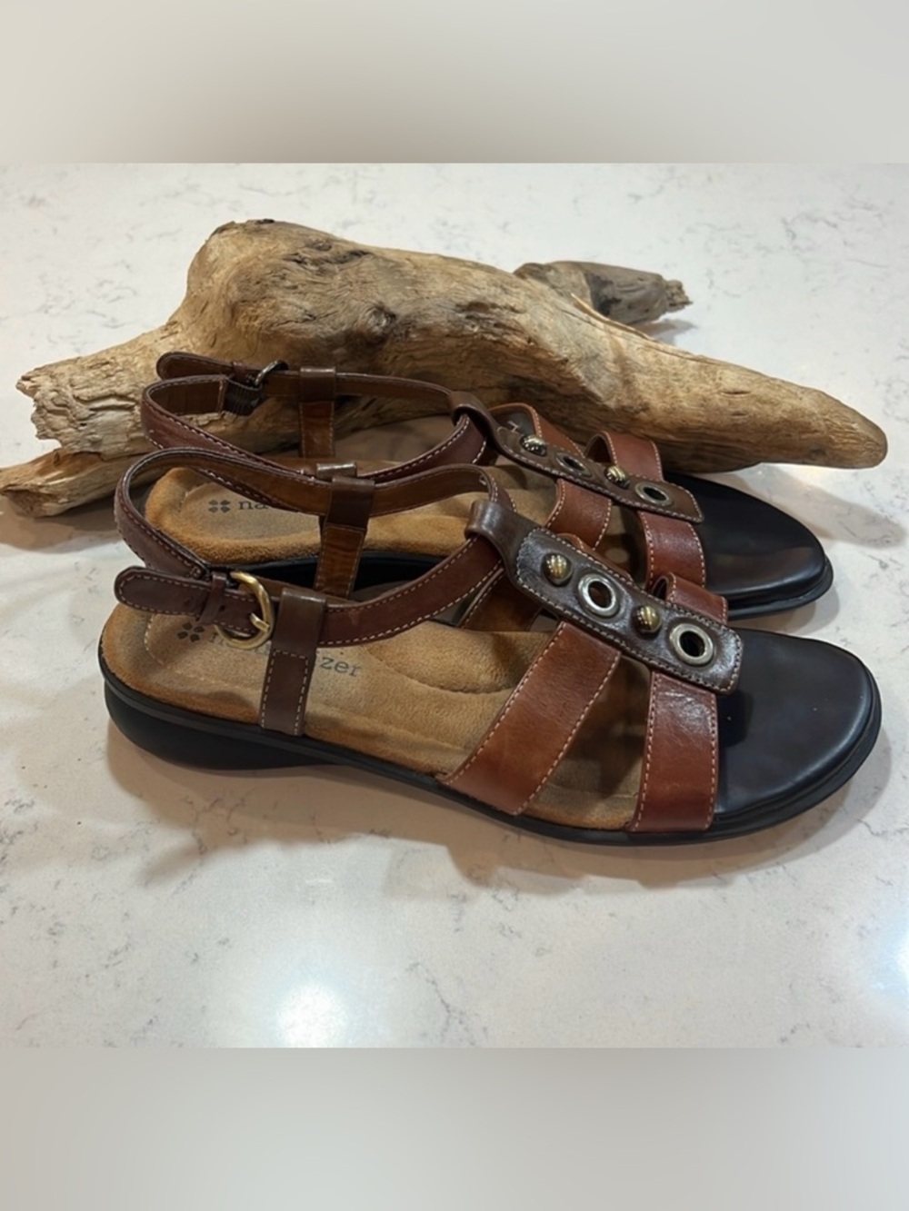 Naturalizer Leather Women's Channel Leather Comfort Sandal size 6.5